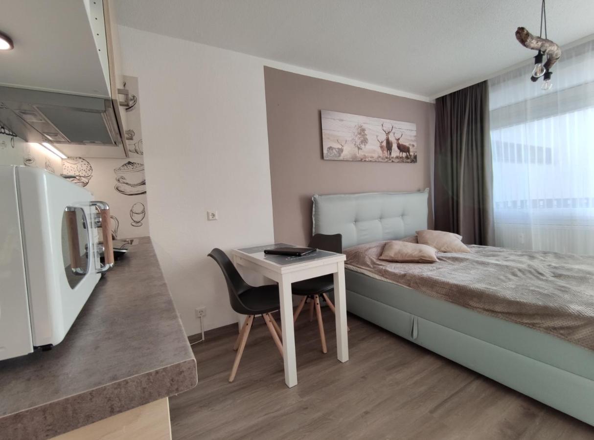 Studio 20Qm Mit Balkon Und Innenpool - 22010 Шлухзе Екстер'єр фото