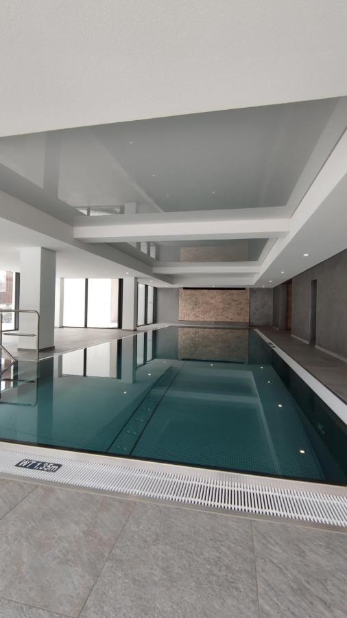 Studio 20Qm Mit Balkon Und Innenpool - 22010 Шлухзе Екстер'єр фото